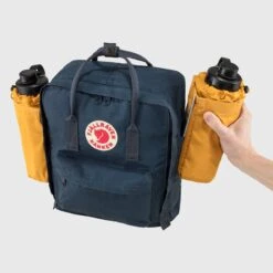 FJÄLLRÄVEN Kånken Bottle Pocket 560 - Navy Kånken Bottle Pocket 27 FJÄLLRÄVEN Kånken Bottle Pocket 560 - Navy Kånken Bottle Pocket -Primuss Camping Geschaft Kanken Bottle Pocket 23793 12 1280x1280