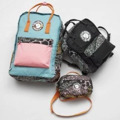 FJÄLLRÄVEN Rucksack Kånken Art Plus 16l Volumen 966-Woodlands Rucksack Kånken Art Plus 16l Volumen 17 FJÄLLRÄVEN Rucksack Kånken Art Plus 16l Volumen 966-Woodlands Rucksack Kånken Art Plus 16l Volumen -Primuss Camping Geschaft Kanken Art Plus 23634 966 F DETAIL FJR 1280x1280